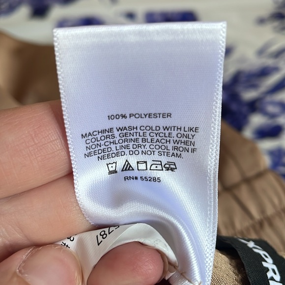 NWOT Express “Satin” Wide Leg Pants - Picture 5 of 5